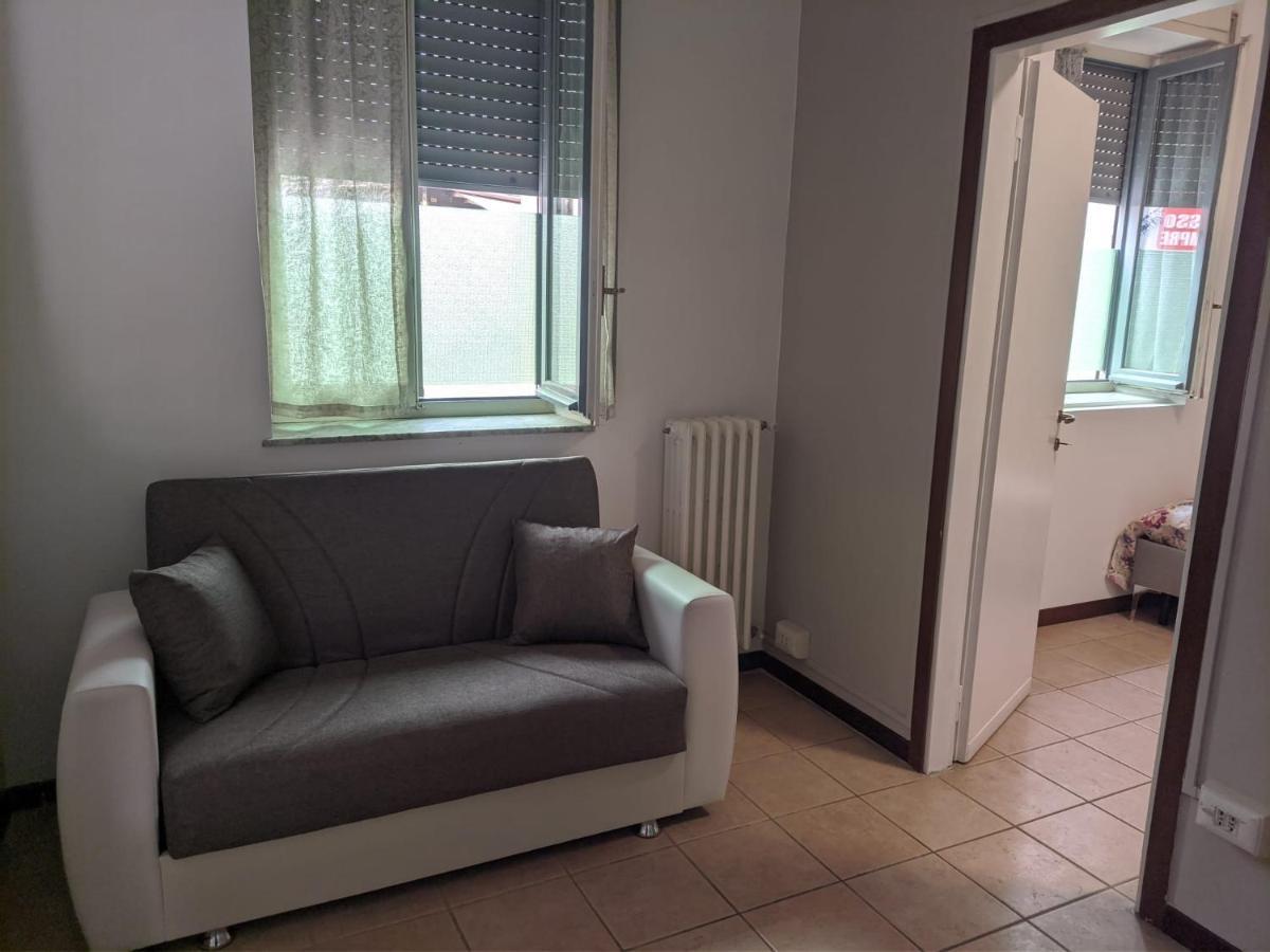 Vintage Room Agrate Brianza Exterior foto
